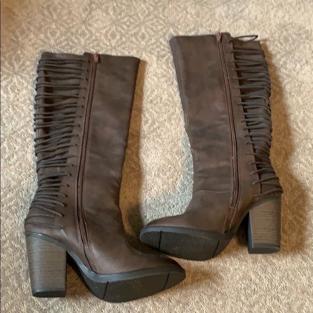 MOSSIMO HEELED BOOTS